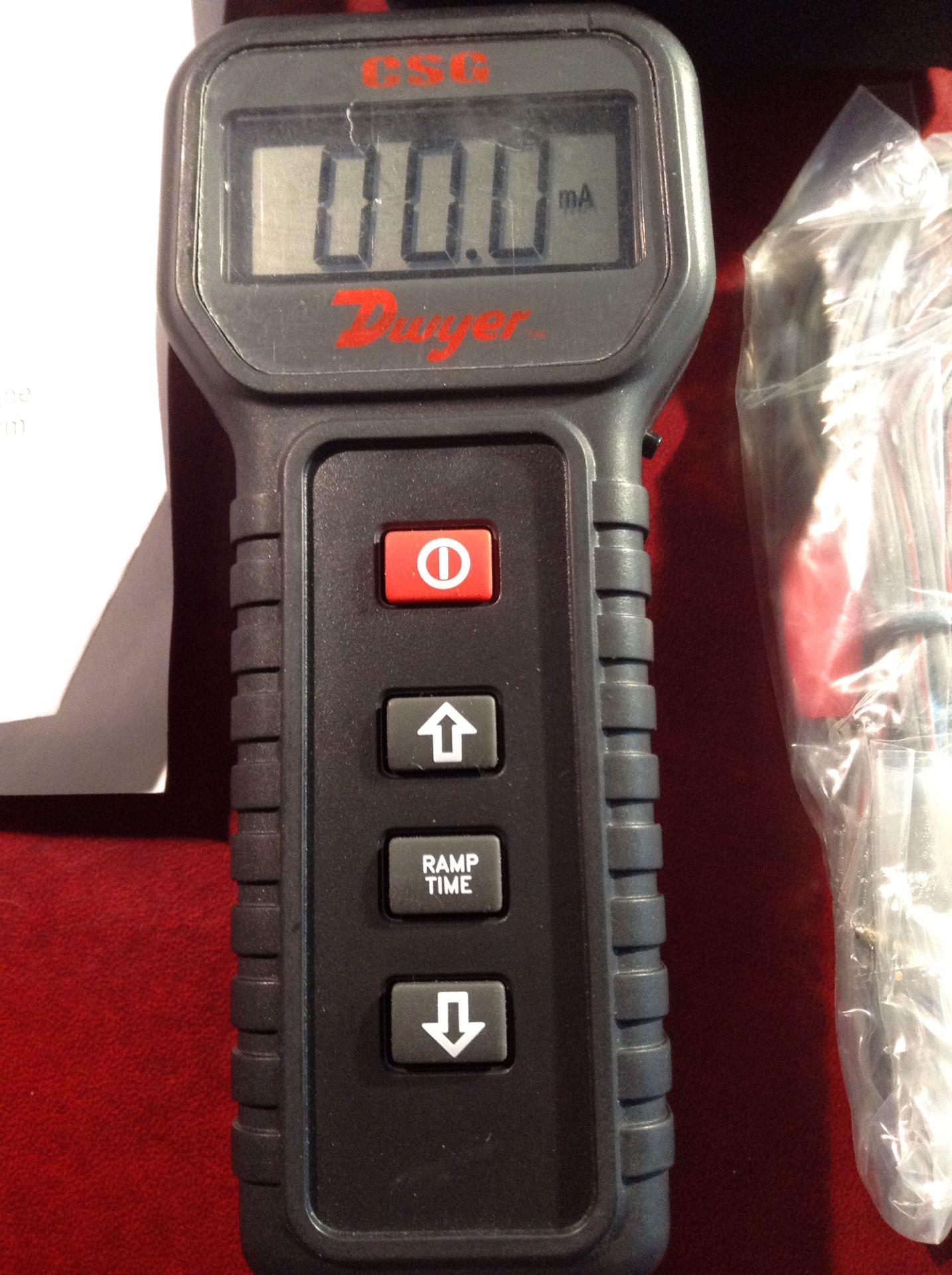 DWYER MODEL CSG CURRENT & VOLTAGE CALIBRATOR PREOWNED WORKING