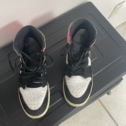 Air Jordan 1 Mid – Black/White/Pink Size  5.5 Y