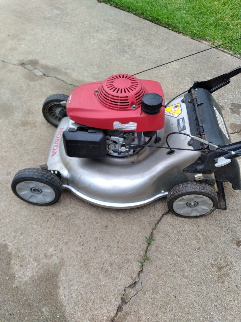 Honda HRR216 Lawn Mower 