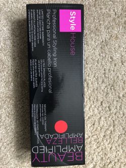Style House Straightening Iron with Accessories