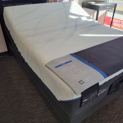Tempur-Pedic With Adjustable Base!