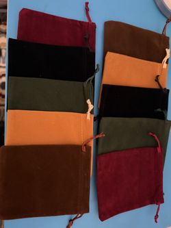 10 Velvet Jewelry Bags