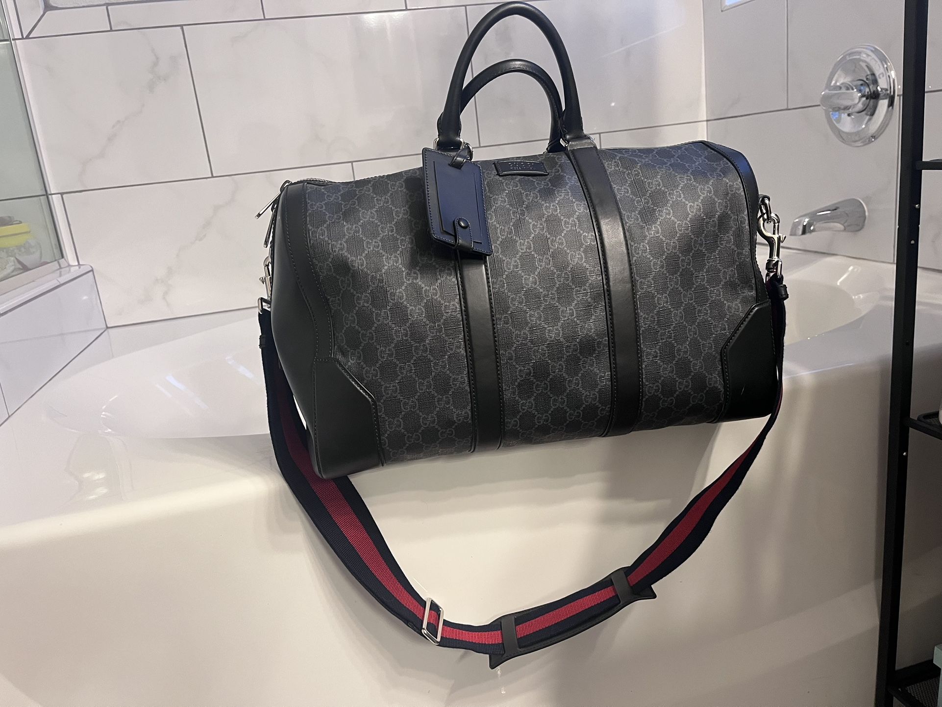 Gucci Supreme Large Duffle Bag New