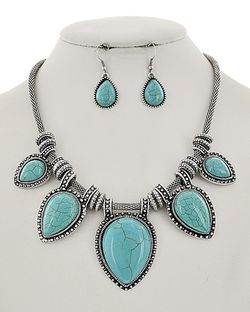 Gorgeous turquoise necklace set