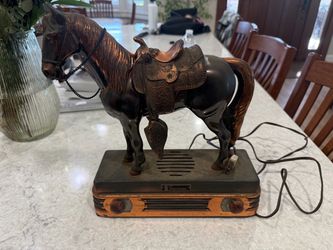 Abbotwares Standing Horse and Saddle Radio Bronze & Copper Vintage 1940's Z477 turns on  works good in great shape very heavy