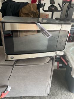 GE 1.1 Cu. Ft. Capacity Countertop Microwave Oven