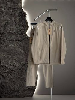 On Cloud Core Tracksuit sizes M-4XL