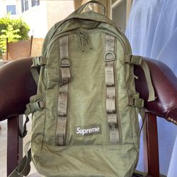 Supreme Backpack 'Olive' green’