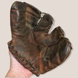 40’s Vintage Rawlings Baseball Glove