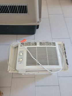 Air Conditioner - Window Unit