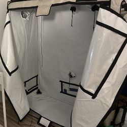 GrowTent With 320w Advanced LED Lights 