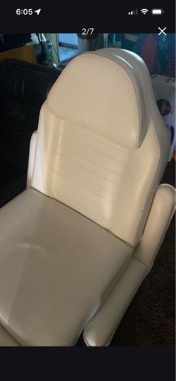White Spa/Massage/tattoo’s Chair