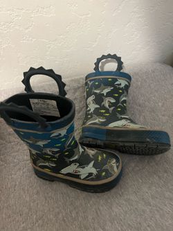 Toddler rain boots 7C