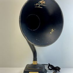 Beautiful Antique Magnavox Radio Horn Speaker Model M-4 Made In Oakland, California.