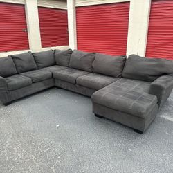 Sectional Couch 🔥