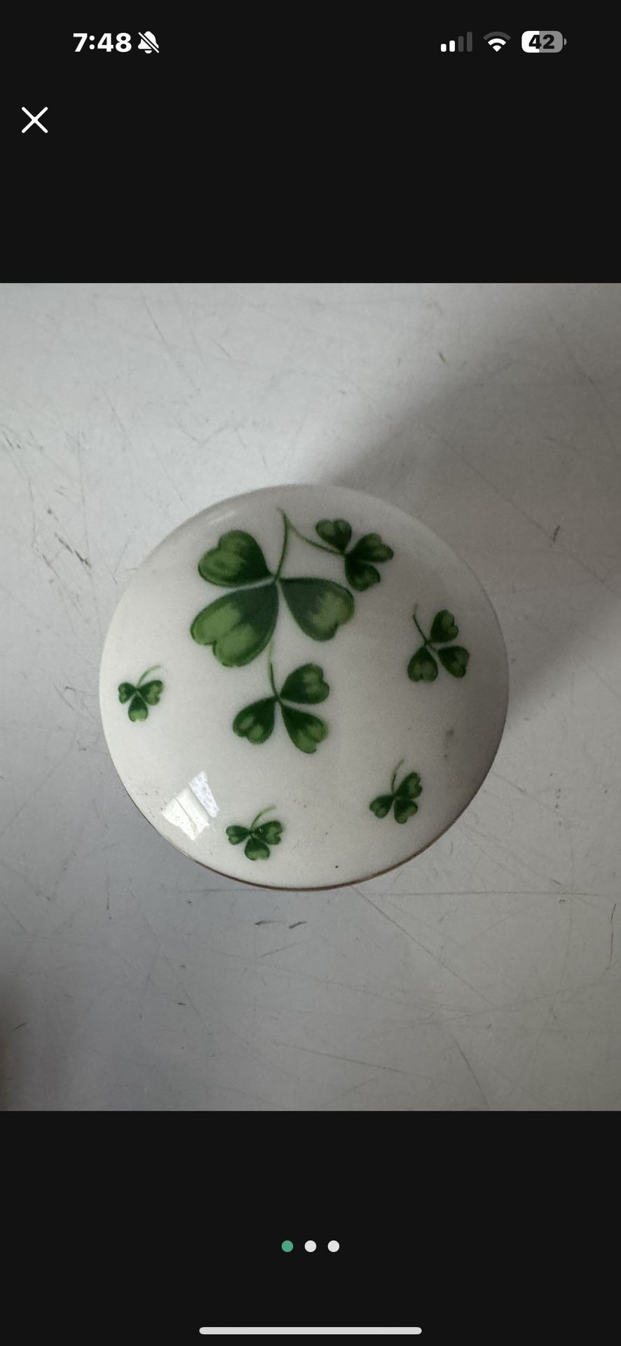 VINTAGE 1980's PORCELAIN SHAMROCK DESIGN KEEPSAKE TRINKET BOX W/LID #02614
