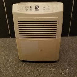 KENMORE DEHUMIDIFIER 21" X 15" X 12"