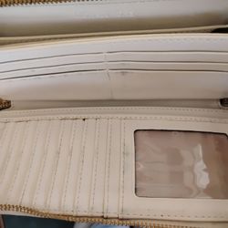 Michael Kors Wallet. Authentic 