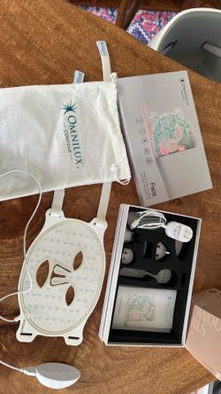 Omnilux Contour Face LED Light Therapy Mask – Complete Set w/ Box