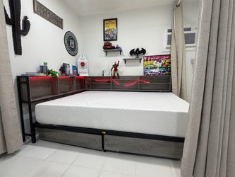 Full Bed w. Mattress / Cama Full con Colchón