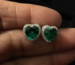 Sterling Silver Emerald Heart pierce CZ Earrings