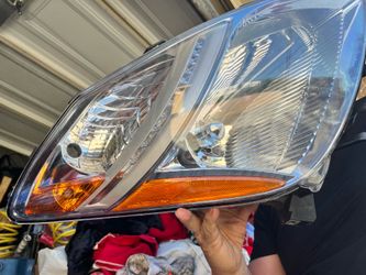 2006-2009 Toyota Prius  passenger side headlight assembly