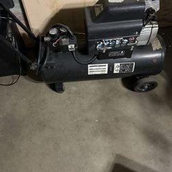 10 gallons air compressor works good