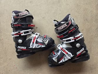 Technica Mega Snow Ski Boots Size 23.5 mondo 5.5 mens 6.5 women's