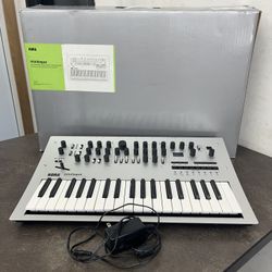 Korg Minilogue Polyphonic Analogue Synthesizer With Power cord