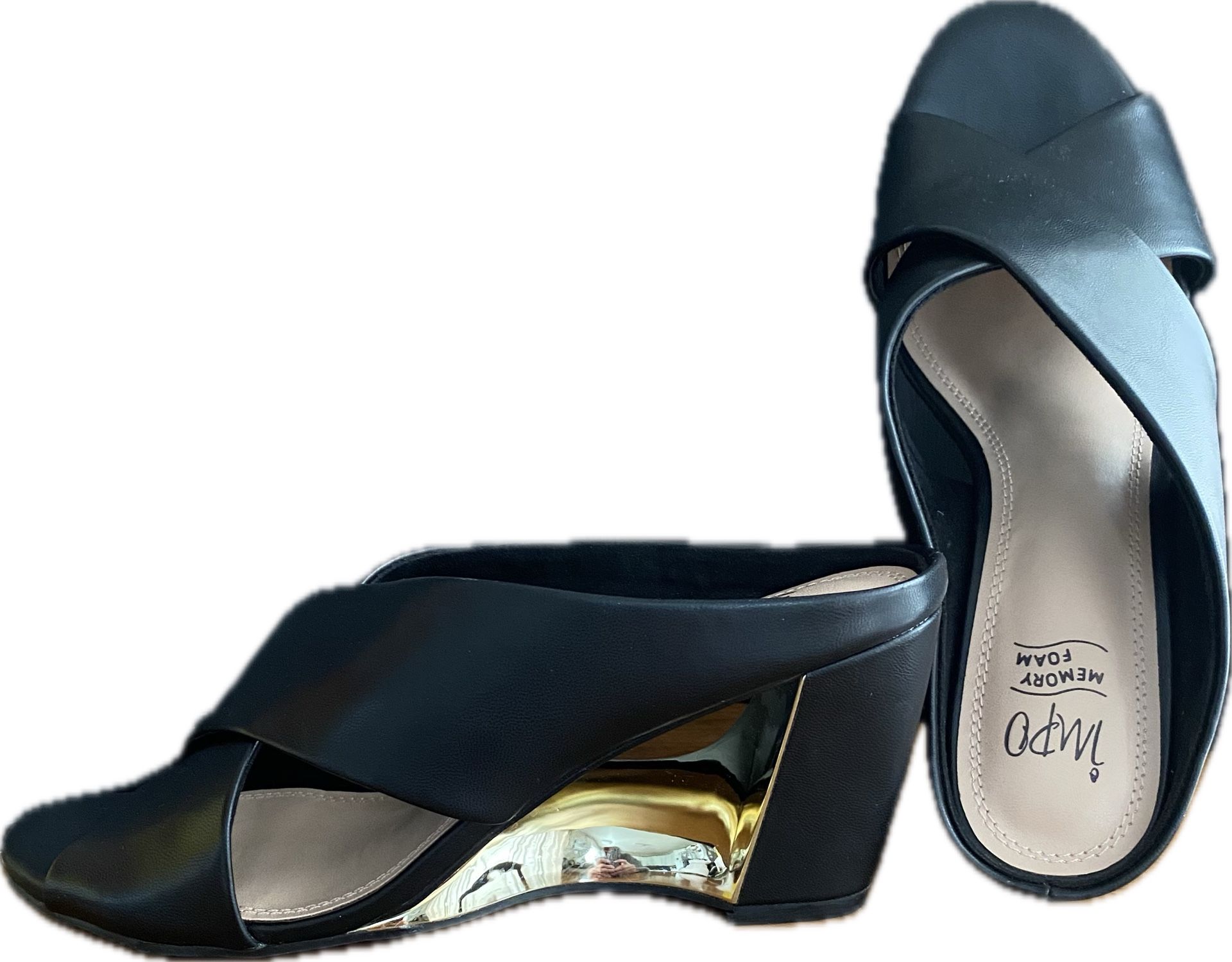 Women’s Black Sandals With Gold Detail 9.5 