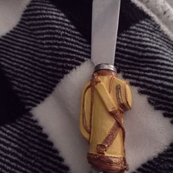 Butter Knife No Chips No Damage Been In Storage Yellow Golf Bag Butter Knife.  Cash Porch Pickup Redmond 