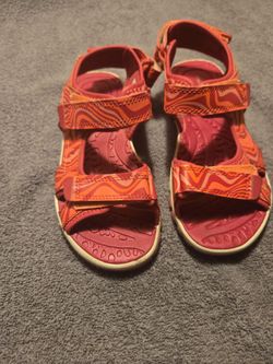 EDDIE Bauer sandals
