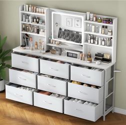 Vanity dresser
