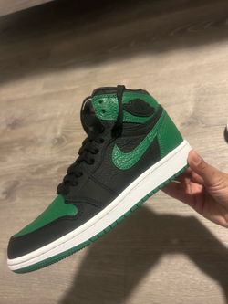 Air Jordan 1 Mid Black and Green