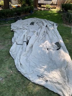Rare North Face TRAILHEAD 8, 8 Person 3 Room Family Camping Tent