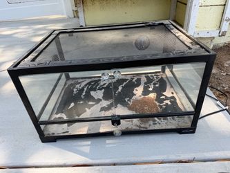 Reptile terrarium