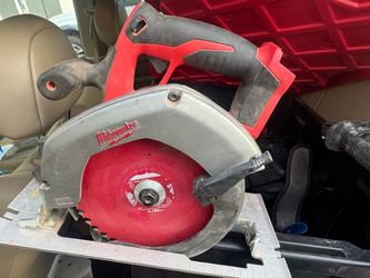 Milwaukee 6 1/2 inch skillsaw, m18 sawzall, 3ah battery, grinder as well