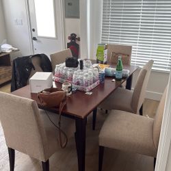6 CHAIR DINING ROOM SET NEED GONE
