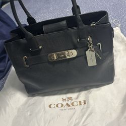 Large Coach Carryall Pebble Leather Bag