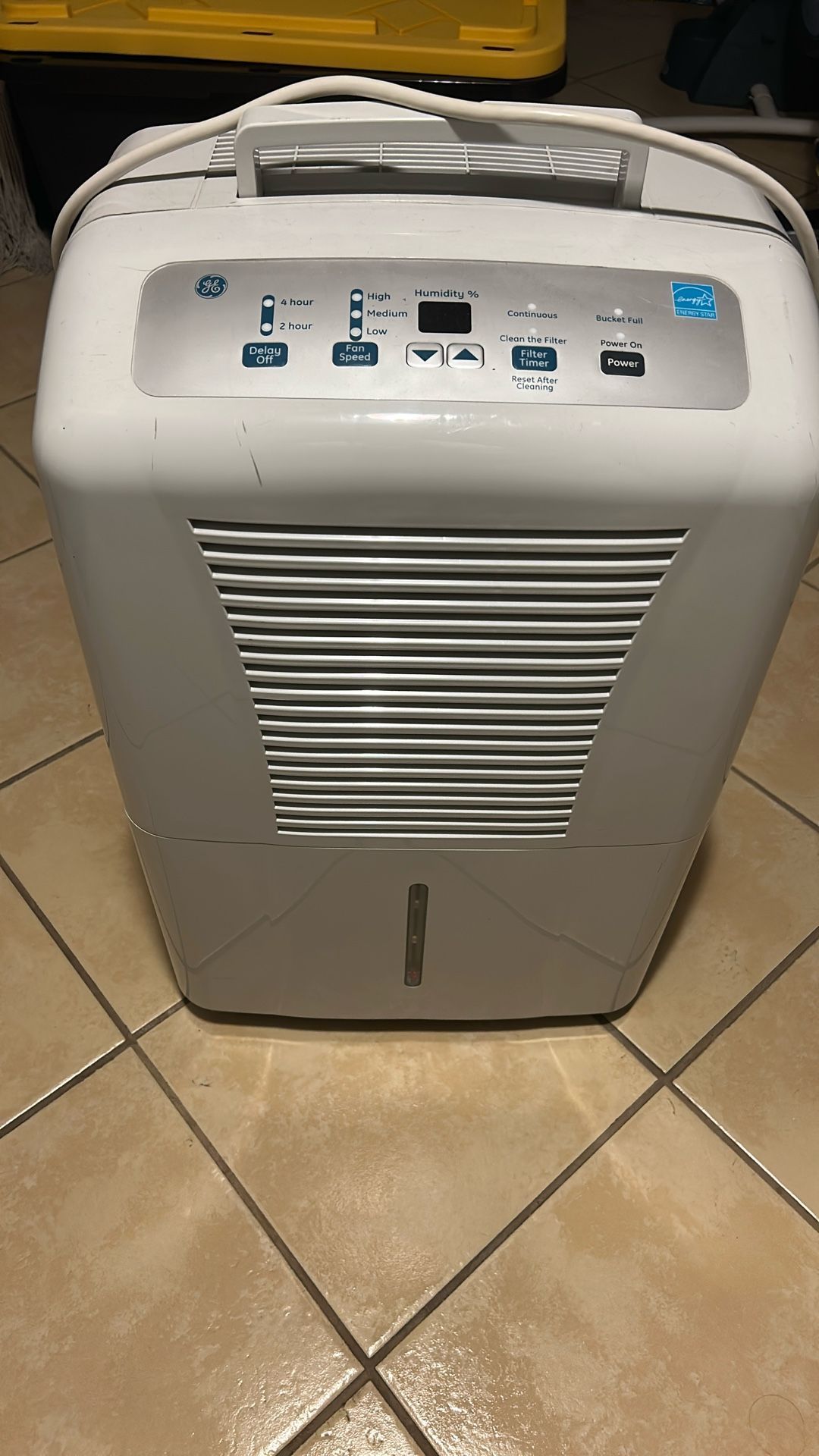GENERAL ELECTRIC DEHUMIDIFIER