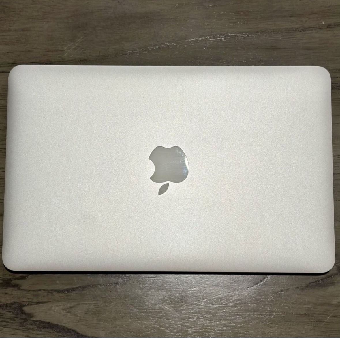 2014 MacBook Air 11 inch