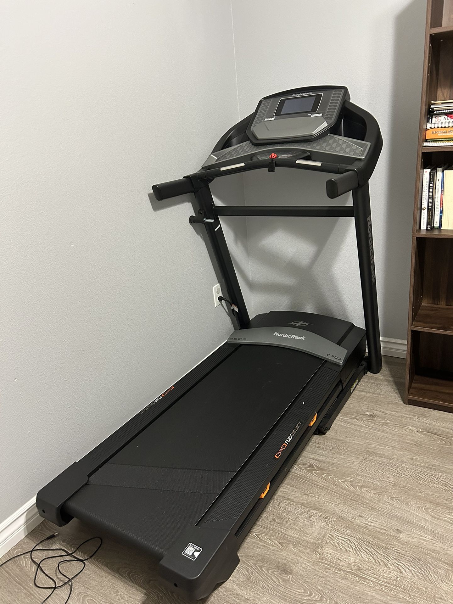 Nordic Track C700 Incline Treadmill