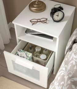 Nightstand/side table/bedside