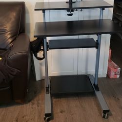  workstation adjustable height rolls w addon monitor tv holder 9/30/26 yakima