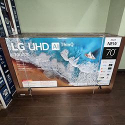 70” LG 4K HDR SMART TV