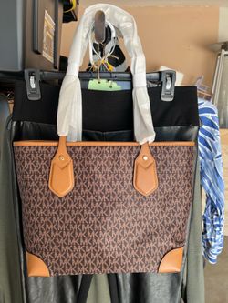 Michael Kors Handbag (Never Used)
