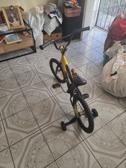 Kid's Bicycle W/training Wheels