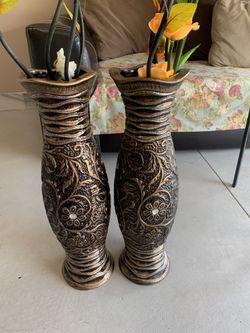 2 VasesWith the flowers
