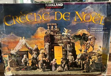 Kirkland Signature Crèche de Noel Nativity Set
