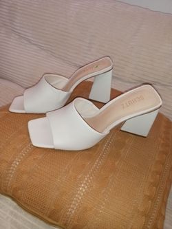 NEW Schutz "Lizah" White Block Heel Mule Sandals